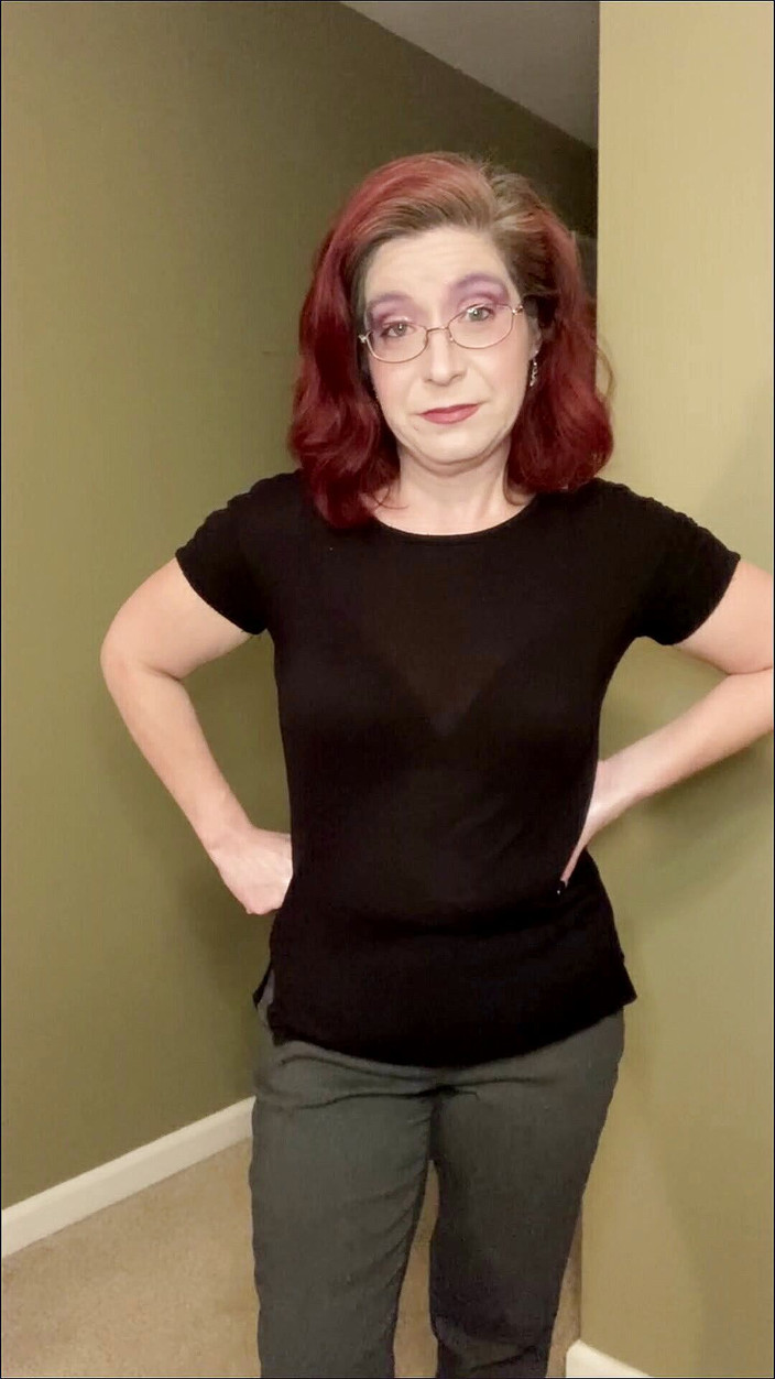 Elianna: Külotumu çalıyorum