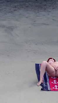 Dewi pantai telanjang sensual ditangkap oleh drone - aerial beauty terbaik