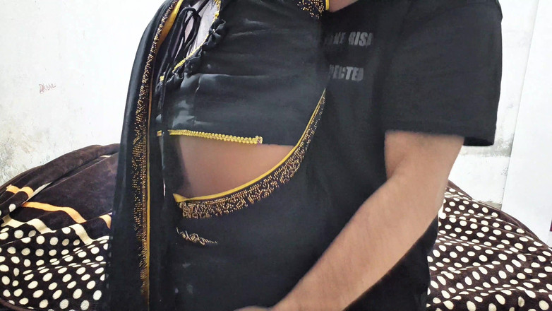 DesiBurChudai: Une tatie desi indienne sexy se fait baiser par saari...