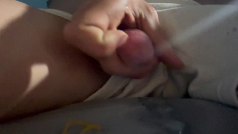 Quan Vietnam 18: Il mio hobby è guardare il mio sperma cadere su tutto...