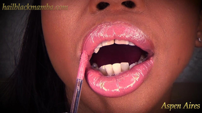 VeryCruelAspen: Pop de luciu meu de buze
