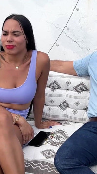 Kim Hot sẽ có một cảnh trên sân thượng tuyệt vời với người cha lớn tuổi này!
