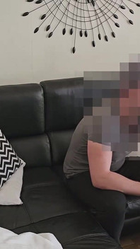 Parkta rastgele hetero evli adam teklifimi kabul ediyor ve öğle yemeğinde ilk eşcinsel oral seksini deniyor
