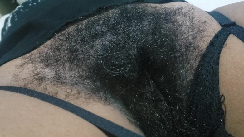 Lovemina: パートナーを回し、ホットなミルフの毛深い膣がセックスを共有する