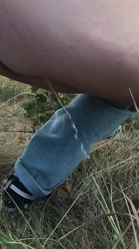 Sexo al aire libre después de mear