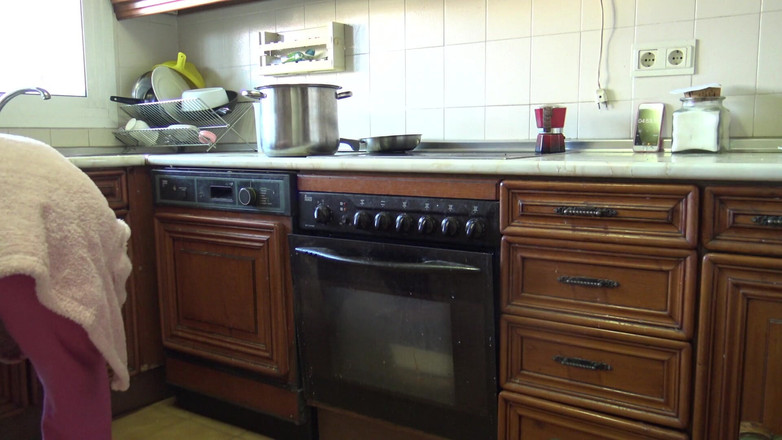 Stepmom Susan: CFNM - milf tesuda engole sua porra depois de se masturbar