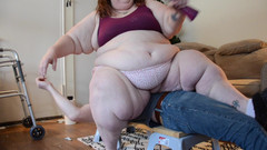 Full Weight Productions: Jugosa Joyce aplasta a Matt a Smithereens en el directorio