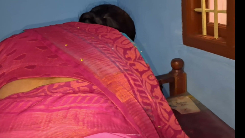 Desisouthcpl: Desi Tamil saree aunty blouse job big ass