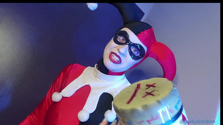 Geeky Femdom: Harley quinn thống trị bạn