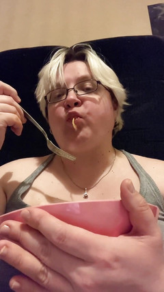 Real homemade BBW BBC porn: Bbwbootyful fanoušek požaduje jíst špagety