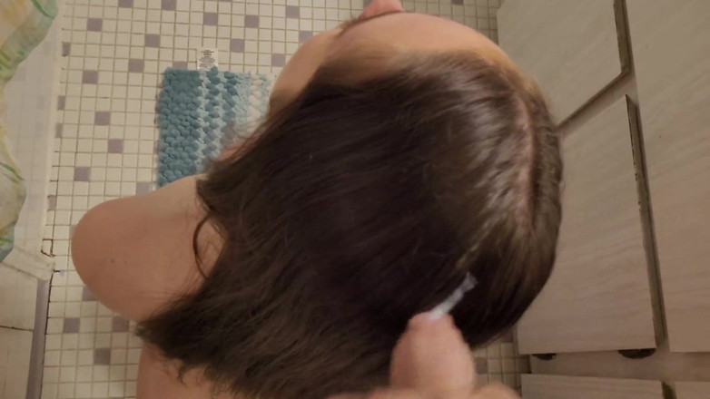 Mimiandevan: Wytrysk we włosach fetysz wytryski i szczotka przez suche włosy