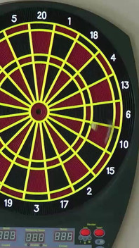 Bu striptiz dart oyunu beklenmedik zevkler bir gece vaat ediyor