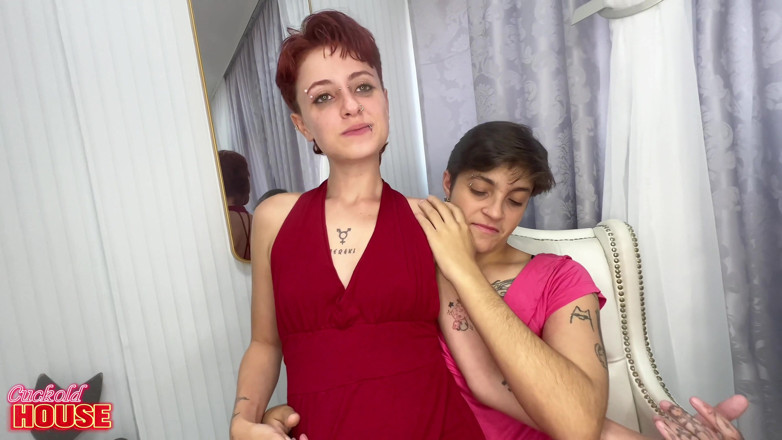 CuckoldHouse: Ragazzo fortunato in un trio con 2 ragazze bisessuali molto calde