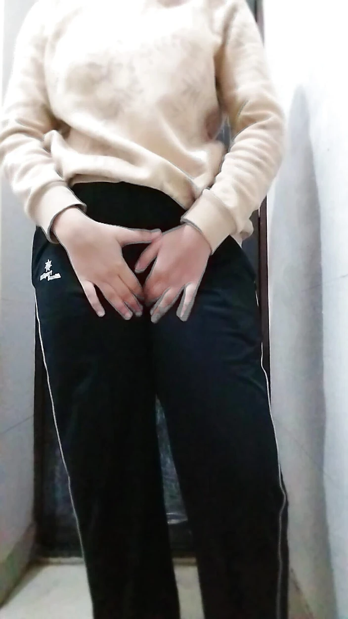 Riyathakur: Новое видео горячей индийской девушки