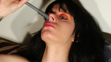 Beth Kinky: Zabawa z nosem