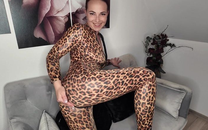 Nina Devil: Plugue de vibração anal - e eu perdi completamente o controle