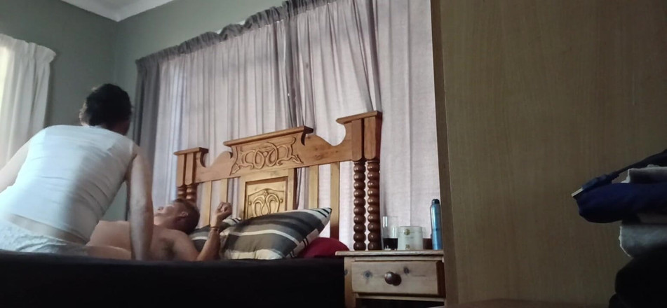 Bigjoefuckalott: Zábava spolubydlícího