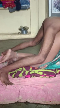 Esposa follando posición estilo perrito en sari marathi