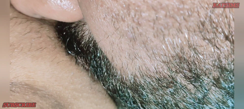 Kapsims: Il fratellastro e la sorellastra l'hanno scopata con gli auricolari...