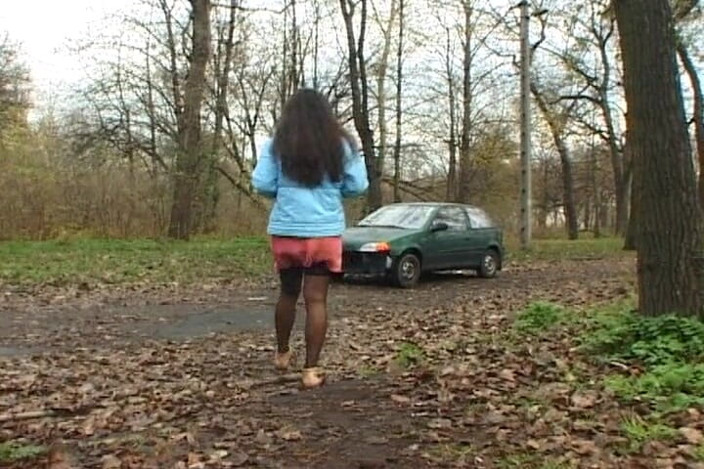 Porno kino: German Teen Pee and Cum in the Solo Forest Session