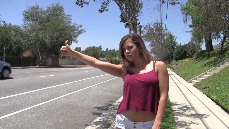 Perv Milfs n Teens: ¡A Kiesha Grey le encanta tomar cargas en su lengua!