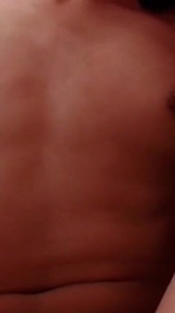 Cur de curvă sexy futut tare de mai multe pule