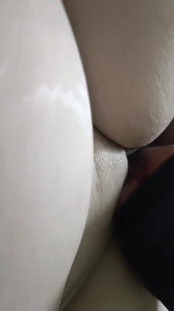 PAREJA LATINA: Intenzivní olizování vagíny s BBW