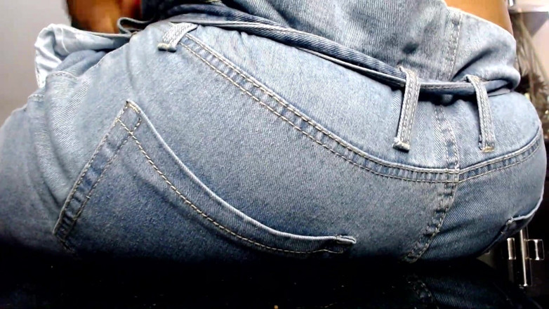Maeling: Rodzice zrujnowane w dżinsach ass-fyxiation z Giant Ass Ignorant