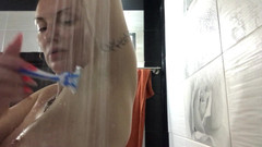 BadAssBitch: Swxy MILF Holí podpaží ve sprše část 2