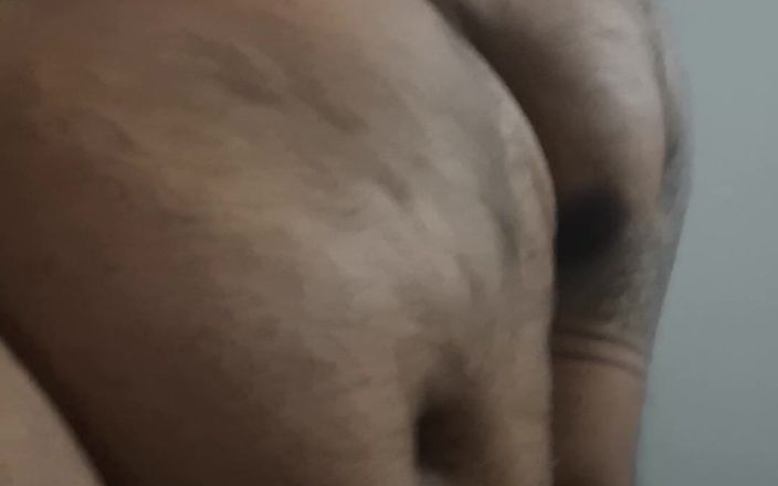 ObsidianFurry: Amatoare de 20 de ani Brown Chub se masturbează și se pișă...