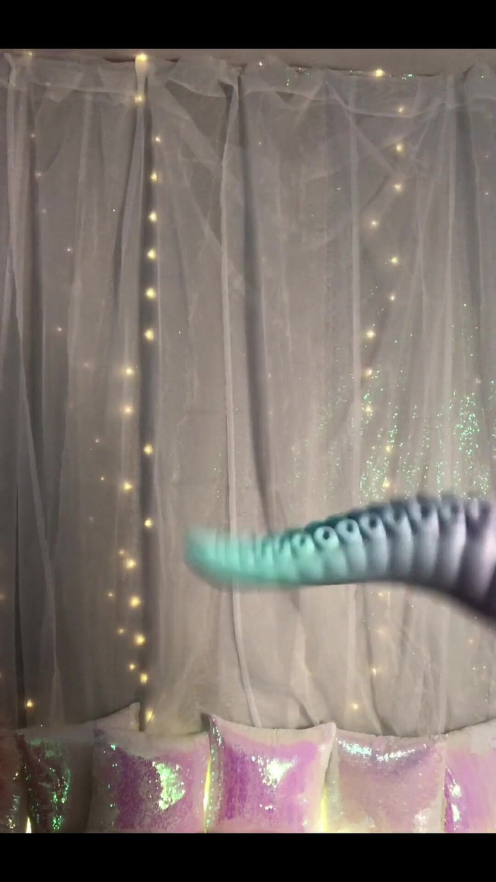 Bea York: Mit einem Spaß-dildo masturbieren