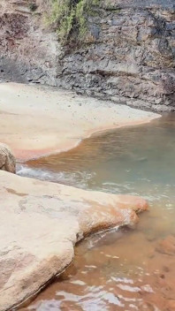 Tras Clases Fui Al Río… Conocí a Un Desconocido Y Follé Con Él Al Aire Libre En Colombia.