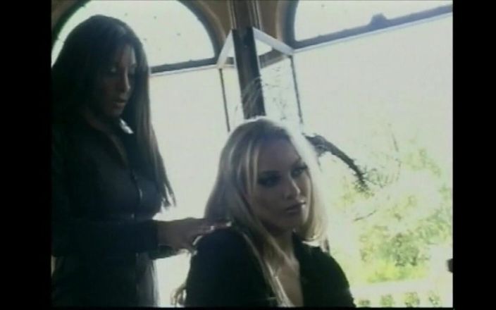 Vintage megastore: Aksi hot lesbian dua lesbian hot yang lagi asik masturbasi...