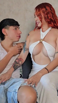 Saya kawan baik ibu tiri saya... MILF miang menunggang zakar besar
