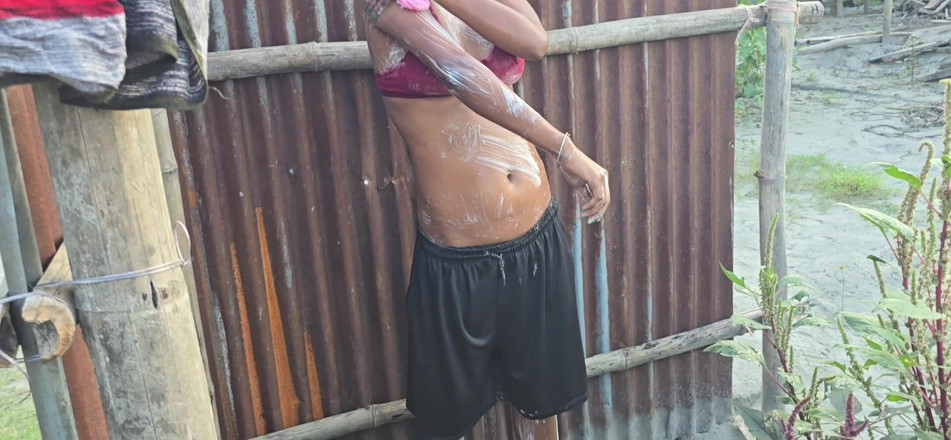 SafeRosebush8: Indisk XXX badvideo porrfilm