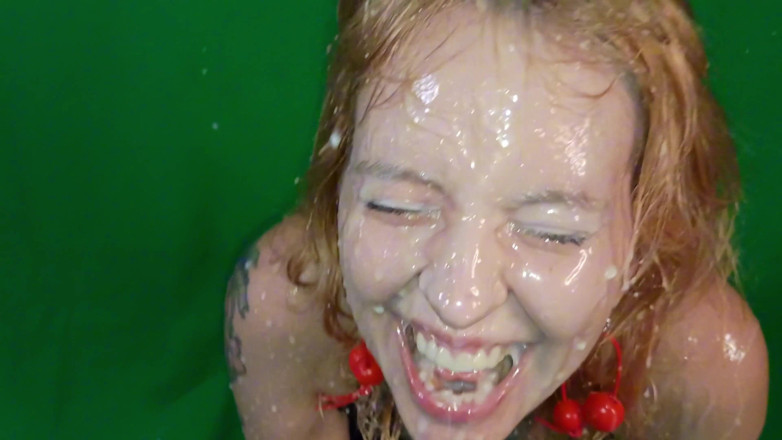 Haven Moss: Pretty Little MILF Get's a Mega Facial