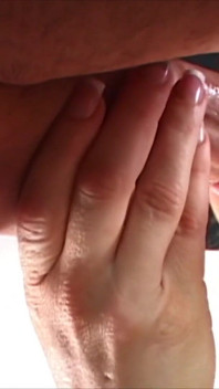 Frost My eyes- la milf formosa fa un deepthroat e facciale