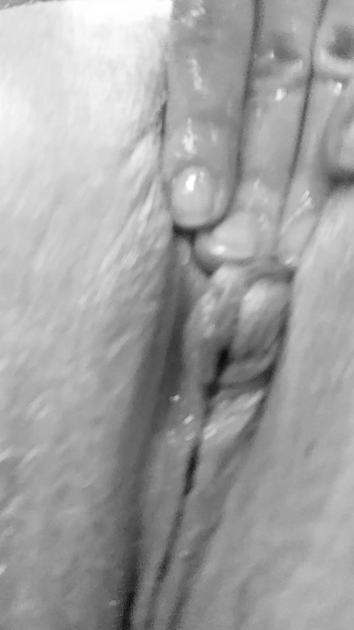 Misses Dickinson and Roughael: तेल से सनी चूत हस्तमैथुन