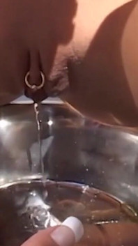 Pissing, Lesbians and Dicks!
