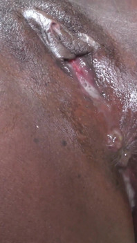 Big Fat White Cock Fucks Ebony Hairy Cunt - Amateur Creampie