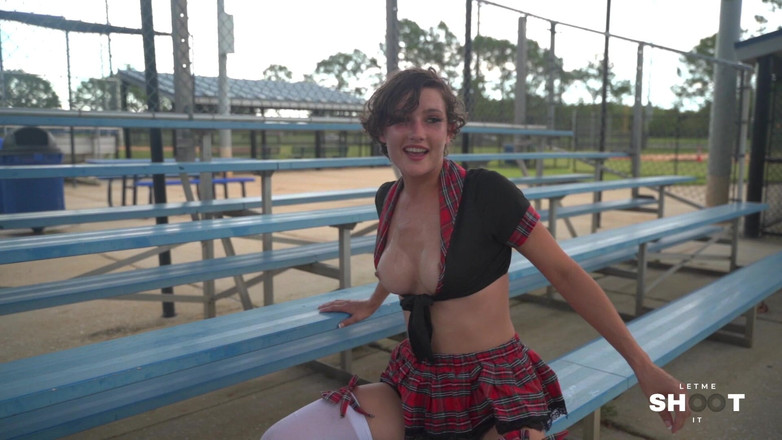 AhanuReed: Pom-pom girl au terrain de bal