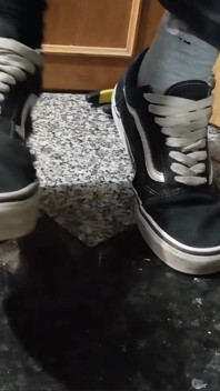 Mis Vans Zapatillas De Skate Y Calcetines Blancos, Una Recopilación De Vídeos Donde Juego Con Ellos.