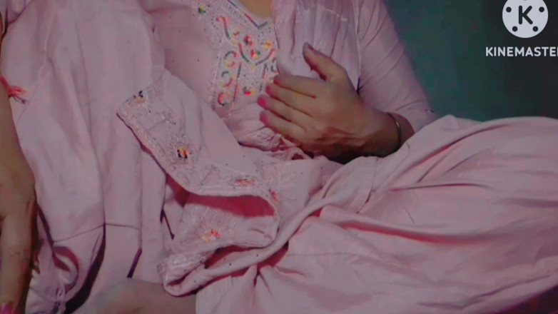 TricolorMusic3: Awek seksi panas punjabi cantik memegang buah dadanya dan menggesel...