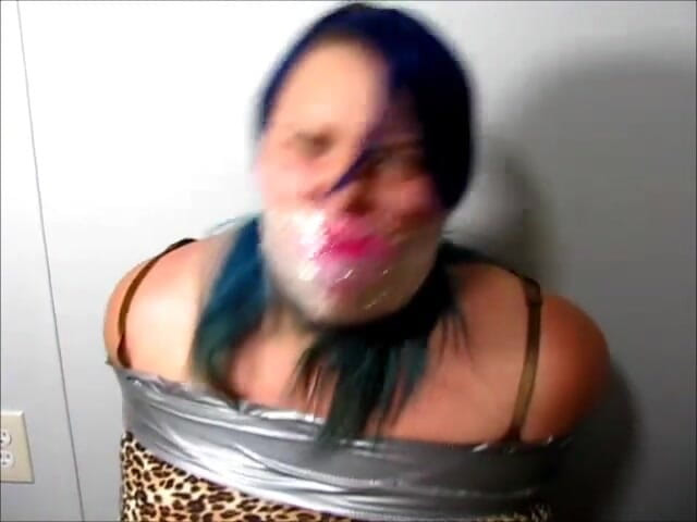 Selfgags classic: Şimdi külotuma boşalma üvey kız kardeş!