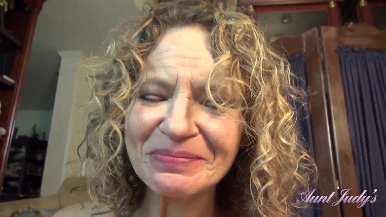 Aunt Judy's: Vaše nadržená zralá nevlastní teta Tia saje tvého ptáka POV