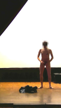 Hump Masturbation Mit Ausziehen Auf Einer Show Buehne