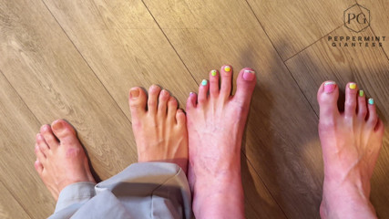 Peppermint Giantess: Seu pequeno tamanho 13 pés vs minha gigante tamanho 16 pés - dominação...