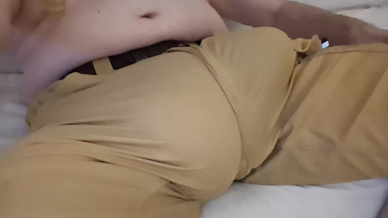 Monster_Meat_: 短裤中的胖子