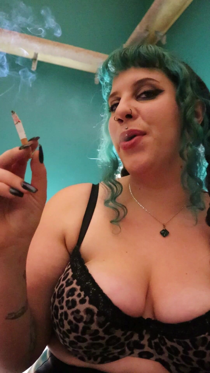 Goddess Kinx: Human Ashtray Training