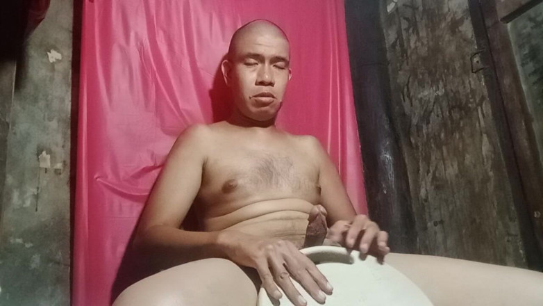 Piolo Alberto: I Used Folding Chair as Imaginary Vagina